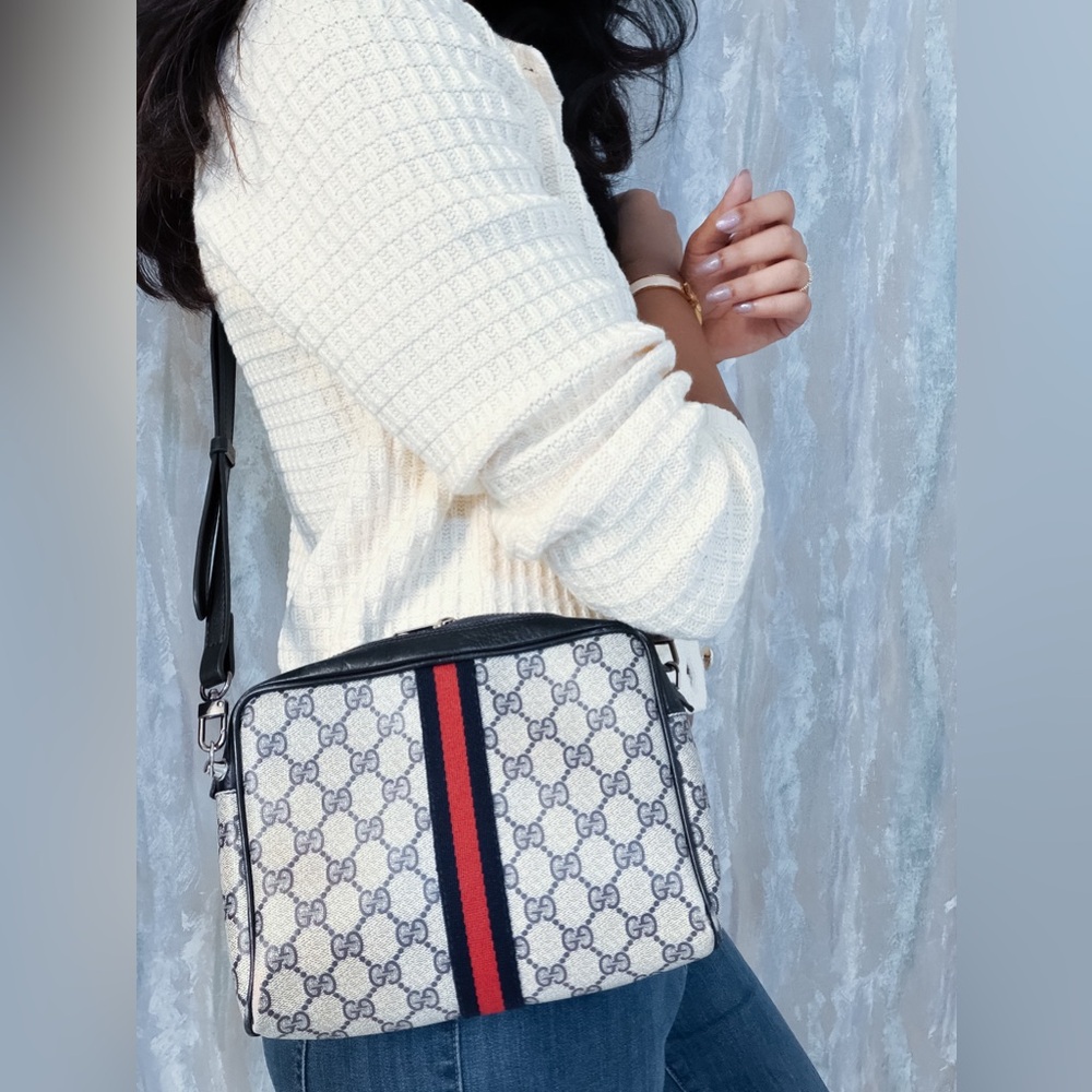 Authentic Gucci GG Clutch reworked as Crossbody ❤️